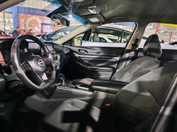 نيسان ألتيما